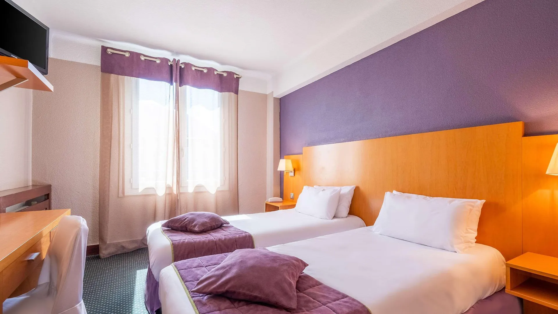 Quality Hôtel Christina Lourdes 3*,  Francia