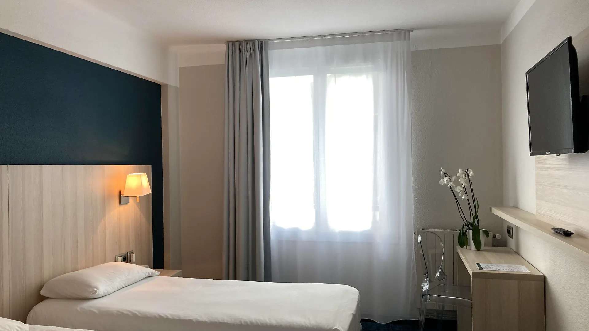*** Hotel Quality Hôtel Christina Lourdes França