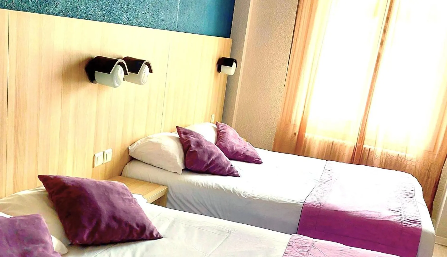 Quality Hôtel Christina Lourdes 3*,